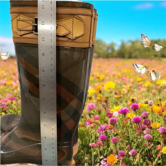 Burberry Tynedale Check Rain Boots Size 37 Retail $395 EUC - Picture 9 of 14